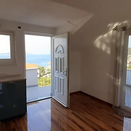 Apartment Rita Slatine